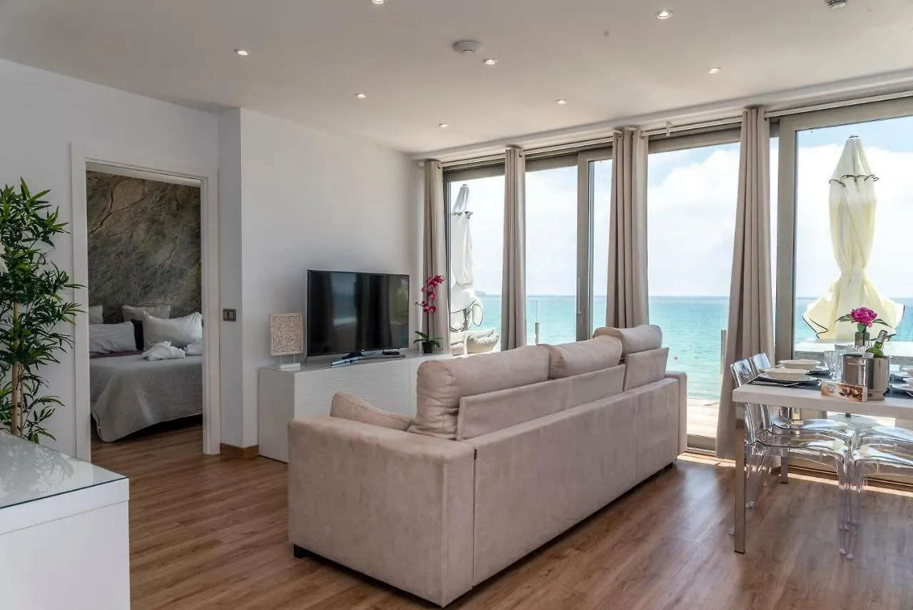 Apartaments Delfin Плайя де Пальма
